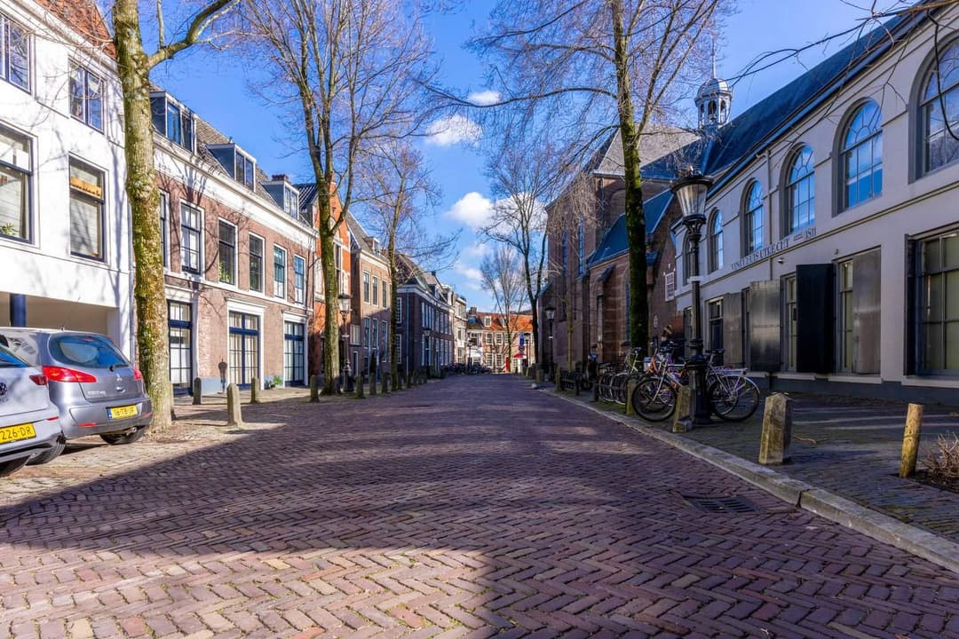 Charmant Appartement à l'Étage Pieterskerkhof 23, Utrecht - À Louer