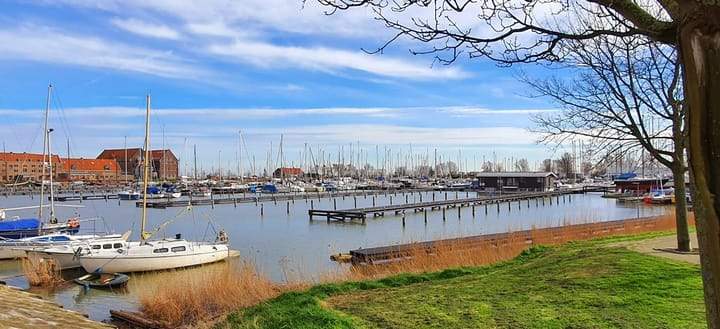 Woonboot aan het Visserseiland, Hoorn - Te Huur