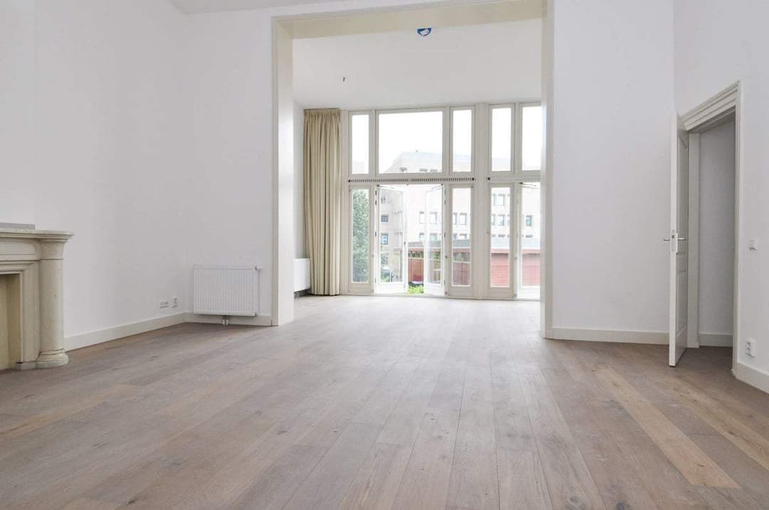 Flat Burgemeester van Karnebeeklaan, Den Haag - Te Huur