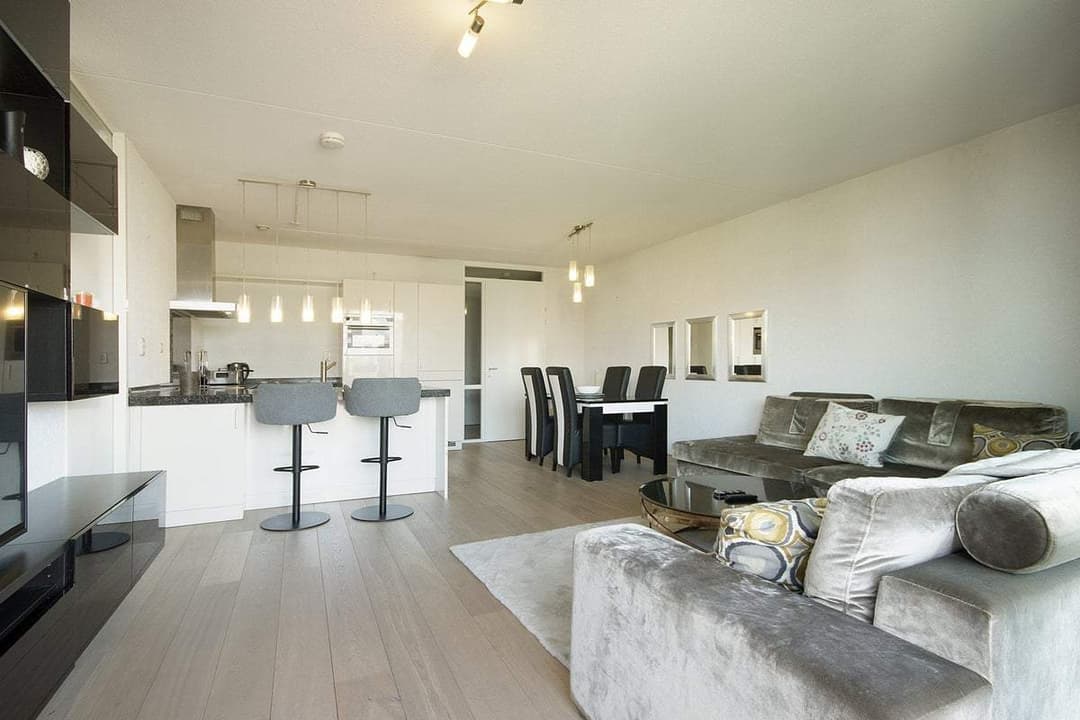 Flat Johan Huijsenstraat, Amsterdam - For Rent