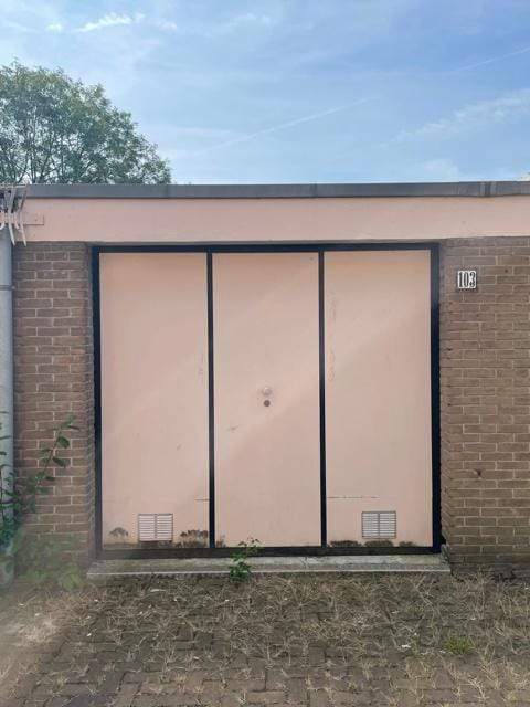 Parkeerplaats Wijenburg 103, Amsterdam - Te Huur