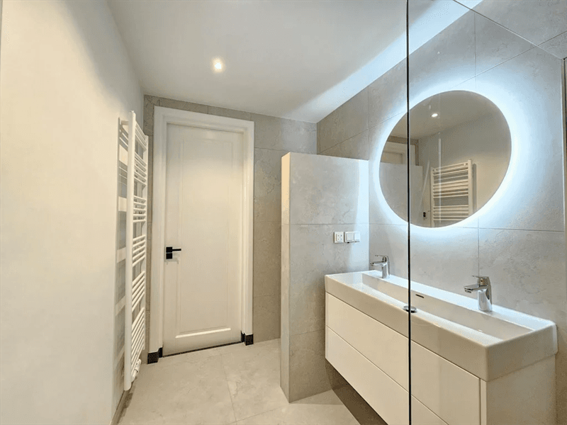 2-Room Apartment on Admiraal de Ruijterweg, Amsterdam - For Rent