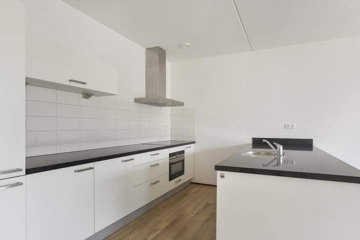 Piusplein 28 - Type H Apartment, Tilburg (6th Floor)