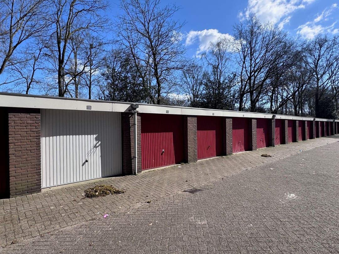 Garagebox Heiningen, Bergen op Zoom - For Rent