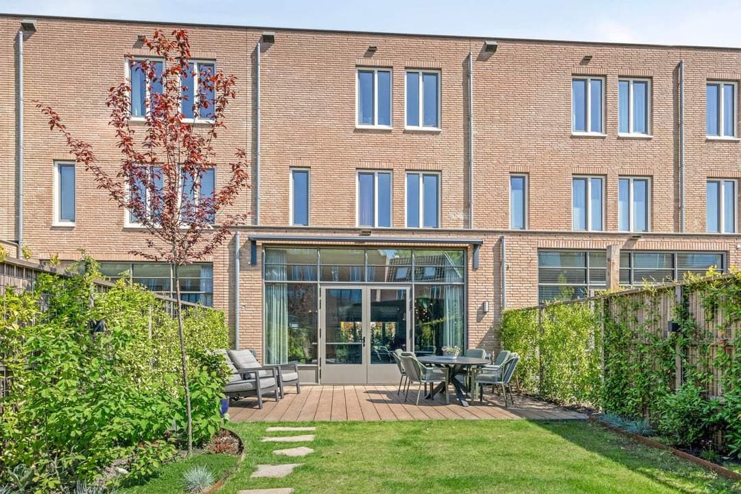 House H.J.A. Hoflandlaan 7, Rotterdam - Te Huur