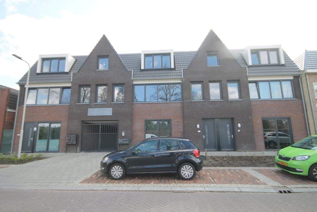 Apartment Bredaseweg 30-D, Roosendaal - For Rent