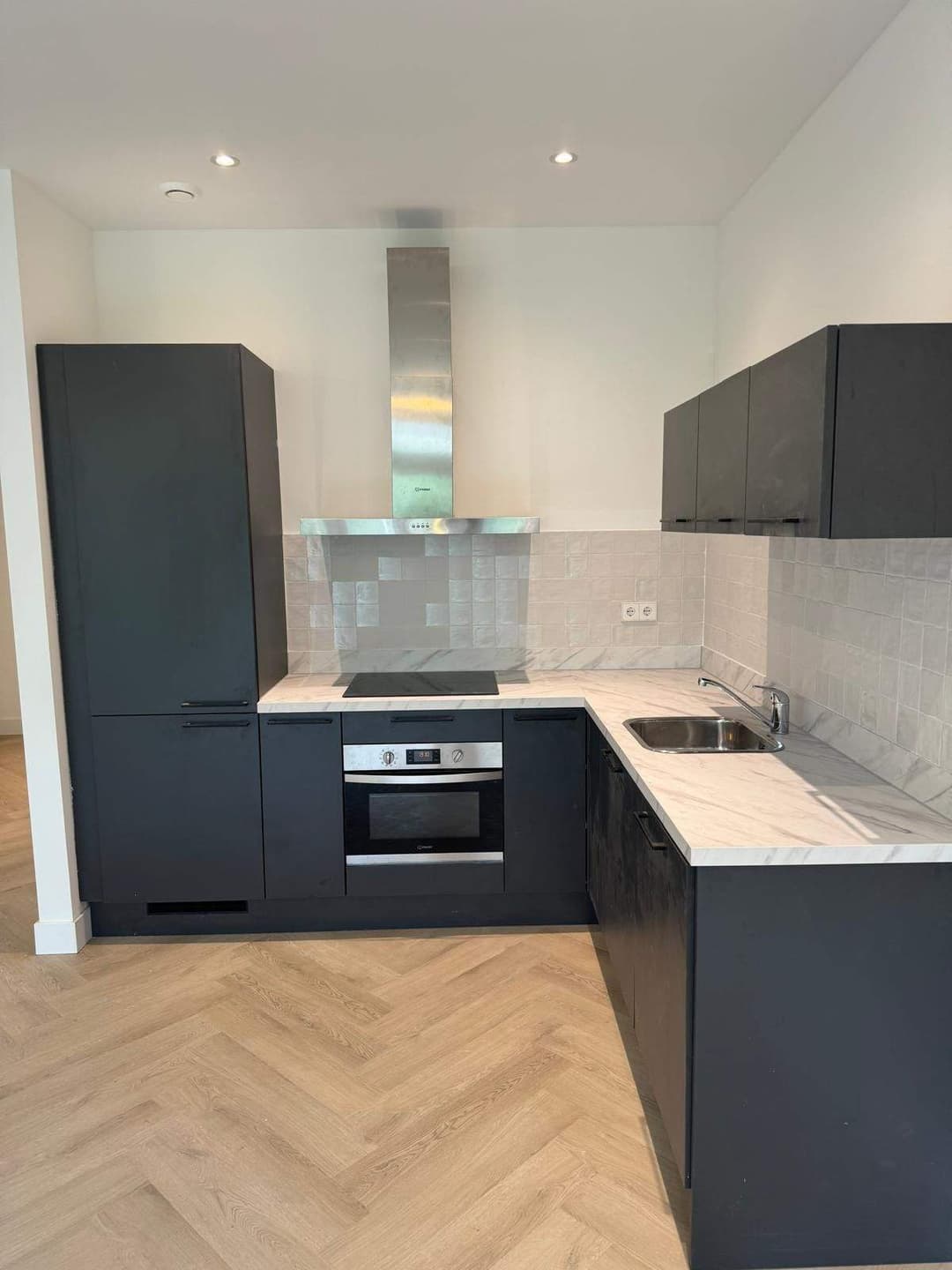 Appartement Mathenesserweg 122-B, Rotterdam - Te Huur