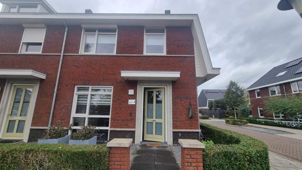 House Vissen, Elst - En alquiler