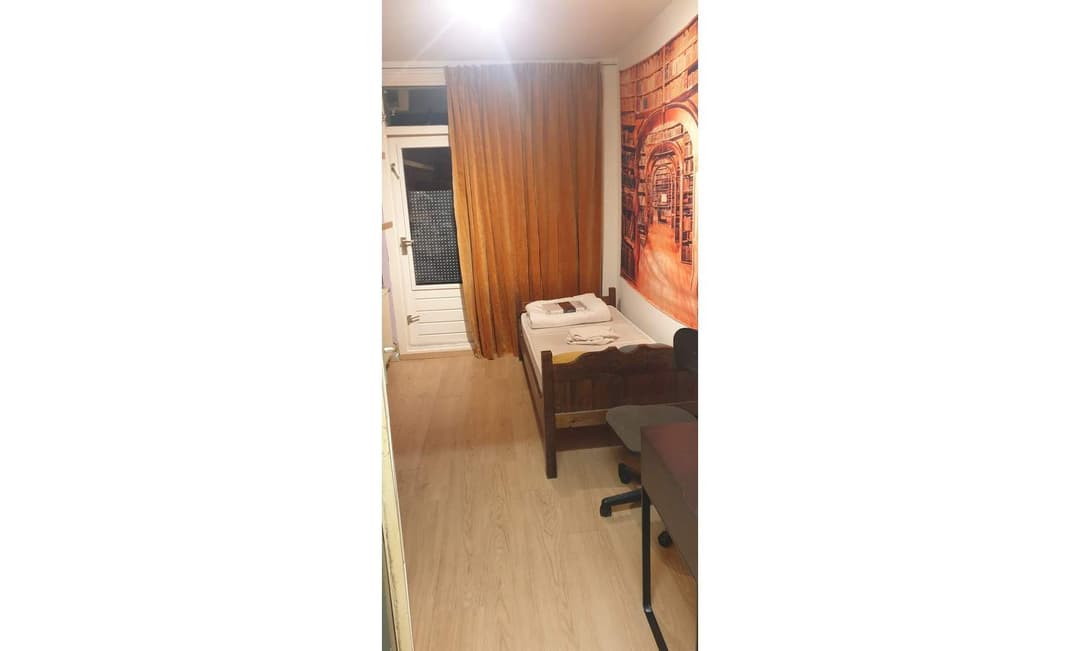Kamer in Amsterdam, Robert Fruinlaan - Te Huur
