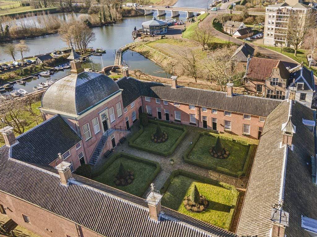 Casa Histórica Individual en Kerkstraat Leerdam - Para Alquilar