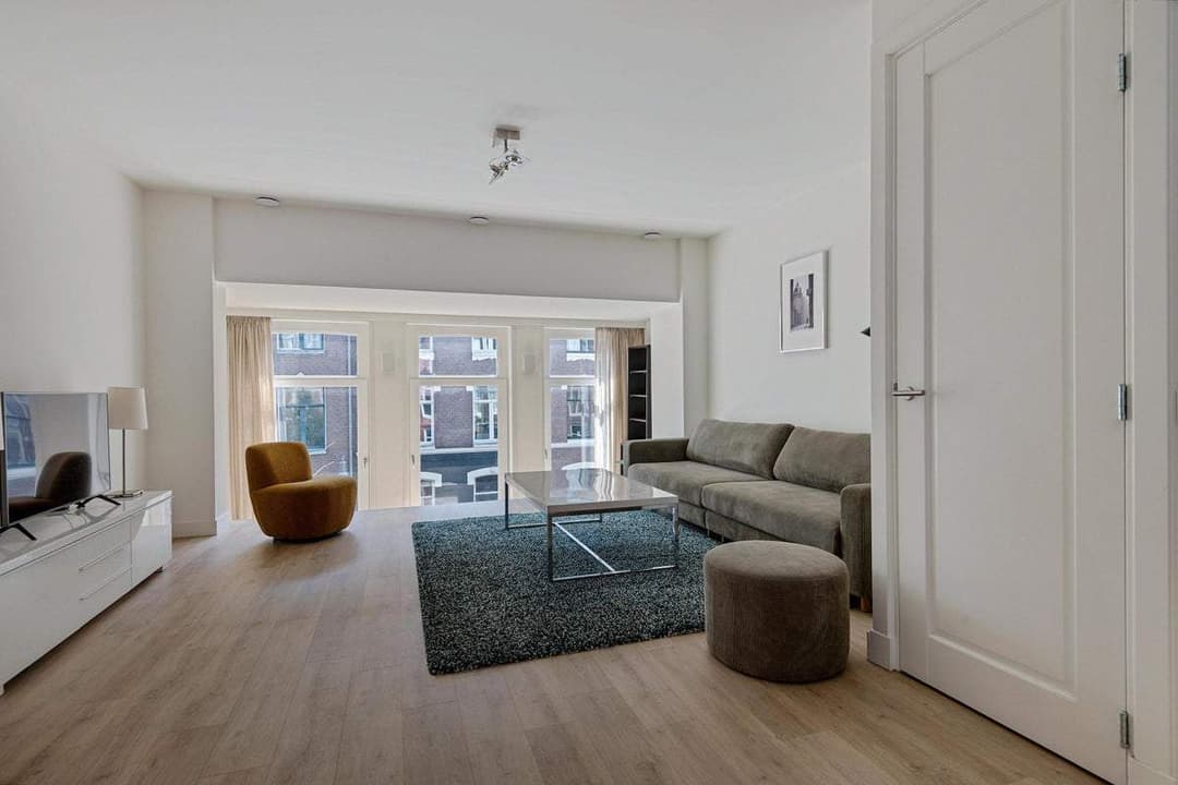 Flat Pieter Cornelisz. Hooftstraat, Amsterdam - For Rent