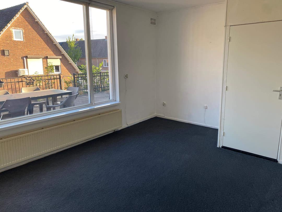 Uncarpeted Room Hobbemastraat, Eindhoven - For Rent