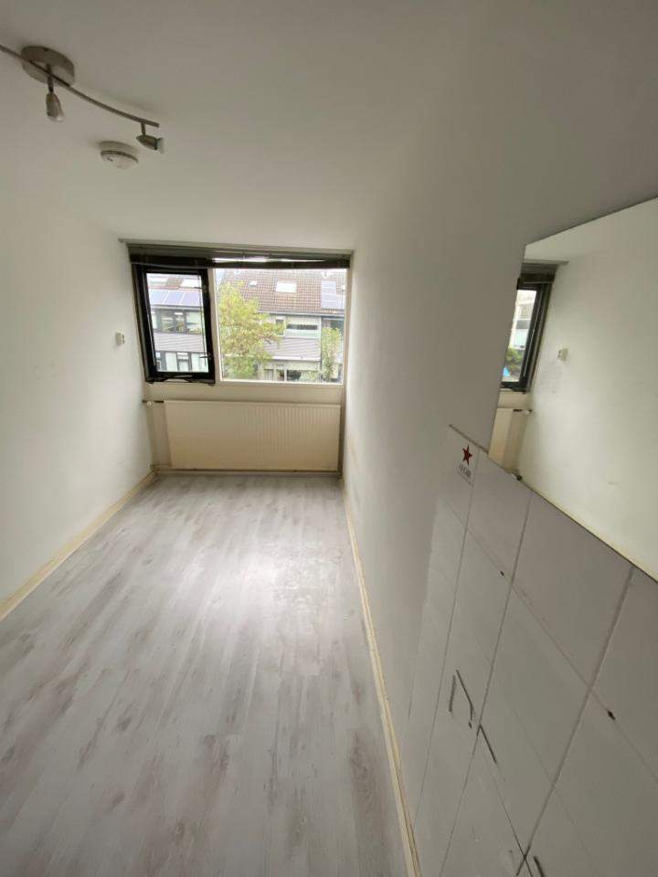 Ongemeubileerde Kamer aan Edelsteenlaan, Groningen - Te Huur