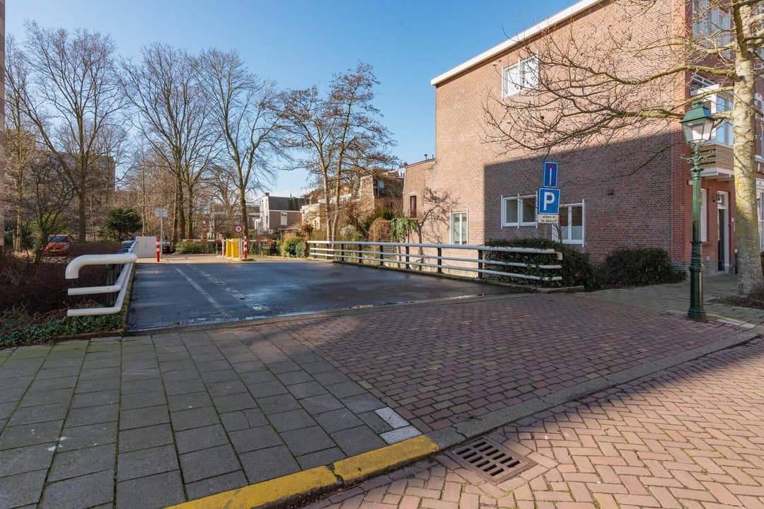 Espacio de Estacionamiento NieuwBorneostraat 782585 TW La Haya - En Alquiler
