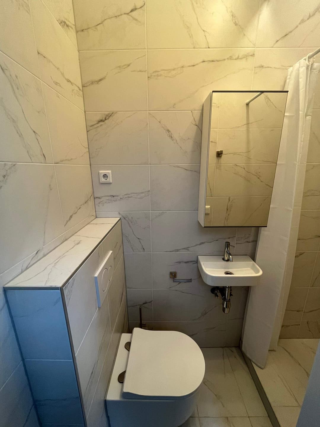 Ongekarpette Studio Tuinstraat, Tilburg - Te Huur