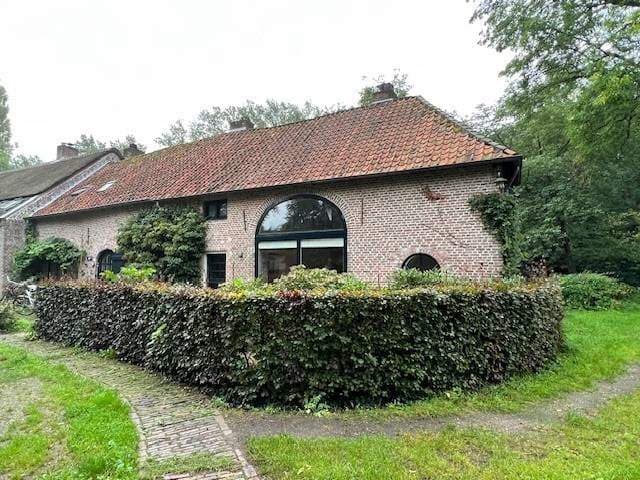 Kasteellaan, Heusden (Asten) - Monumentale Doppelhaushälfte