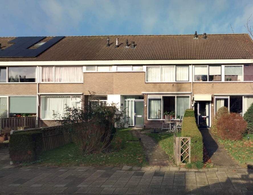 Tussenwoning Hellasstrjitte 53, Stiens - For Rent