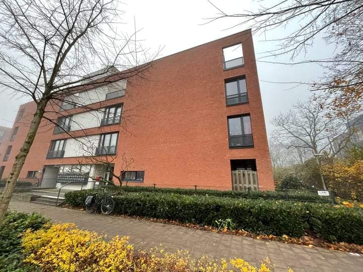 3-Room Apartment Arent Janszoon Ernststraat, Amsterdam - For Rent