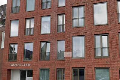 Dit moderne appartement ligt aan de Raadhuisstraat 84 in Roden.