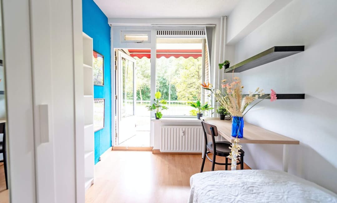 Kamer in Edmond Hellenraadstraat, Rotterdam - Te Huur