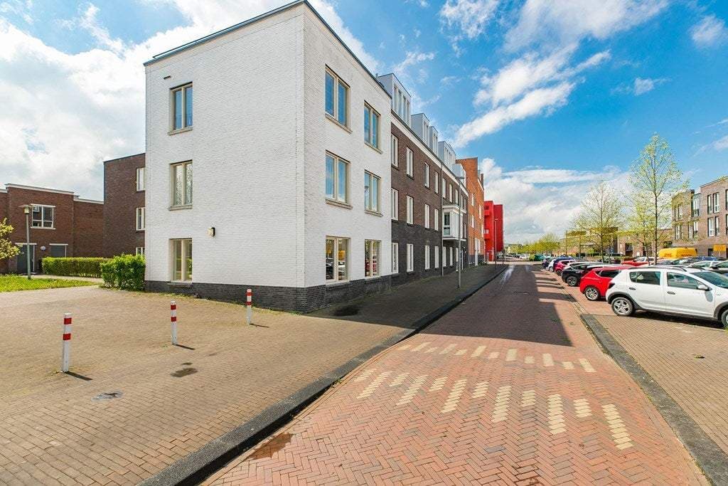 Flat Beneluxlaan, Almere - Te Huur