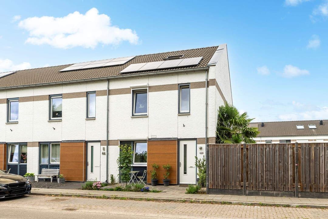 Casa de esquina espaciosa de 4 habitaciones en Hogeweg, Gronsveld - Para alquilar