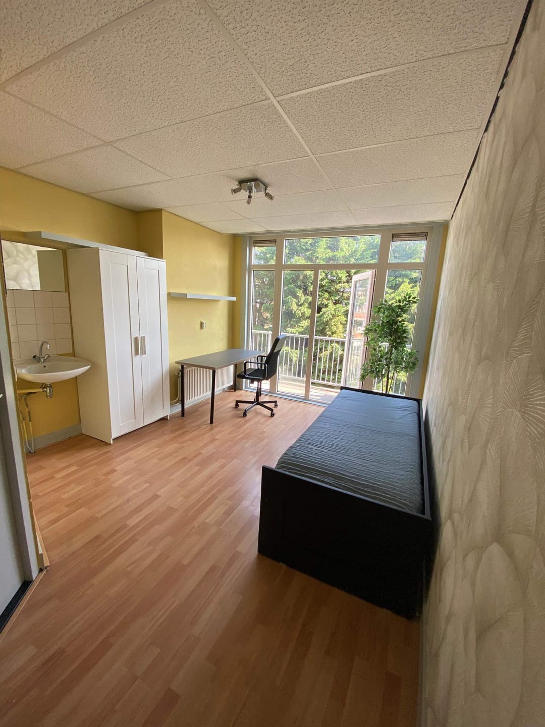 Kamer Goeverneurlaan, Den Haag - Te Huur
