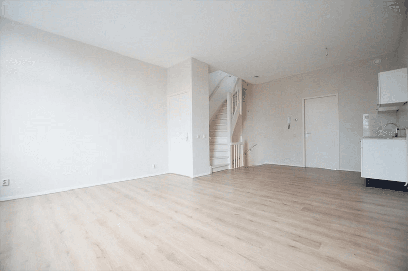 2-Kamer Appartement aan de 2e Rosestraat, Rotterdam - Te Huur