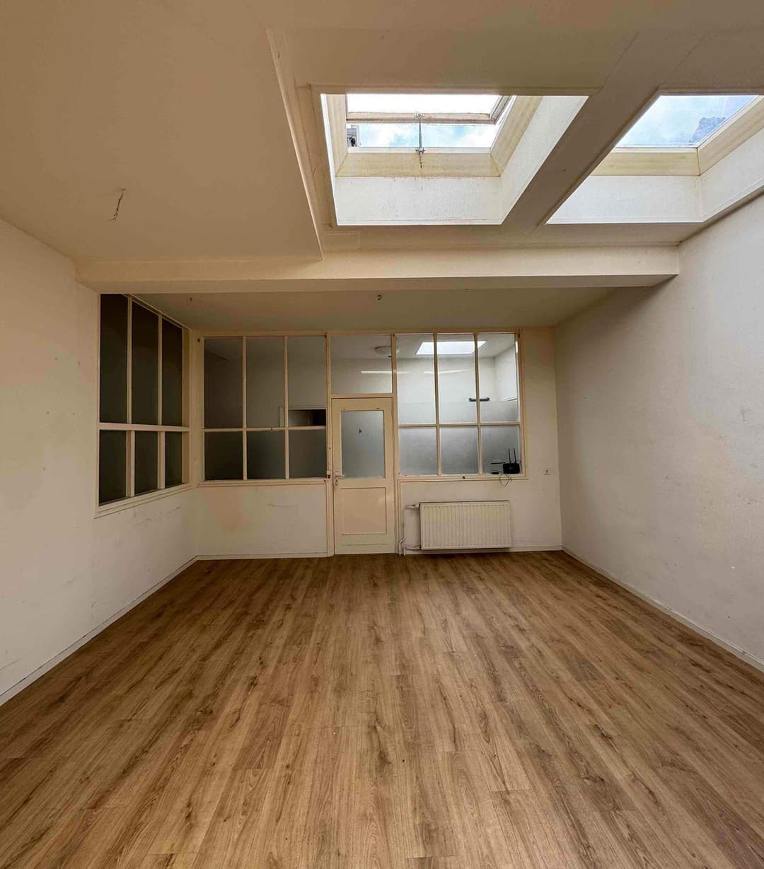 Uncarpeted Room for Rent, Trans, Arnhem