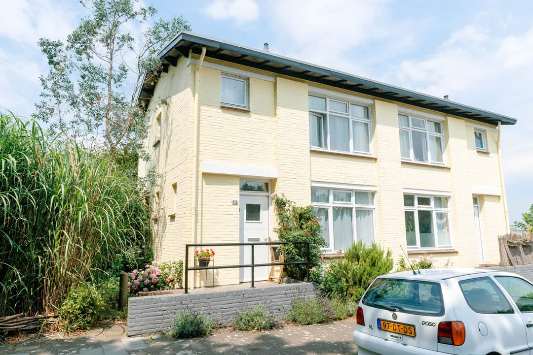 Maison d'angle à Halvemaanstraat, Maastricht - À Louer