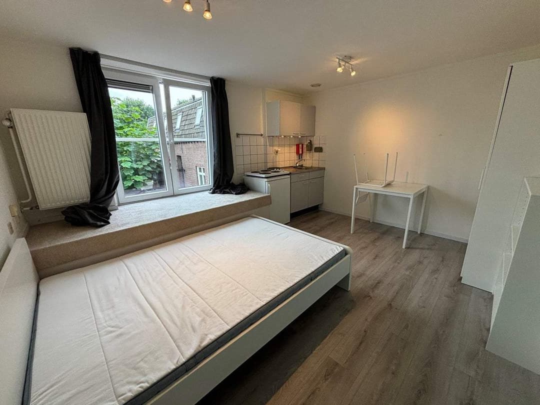Zimmer Heugemerstraat, Maastricht – Möbliertes Zimmer