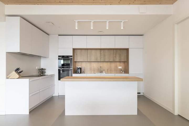 Two-bedroom apartment at Korte Ouderkerkerdijk, Amsterdam - For Rent