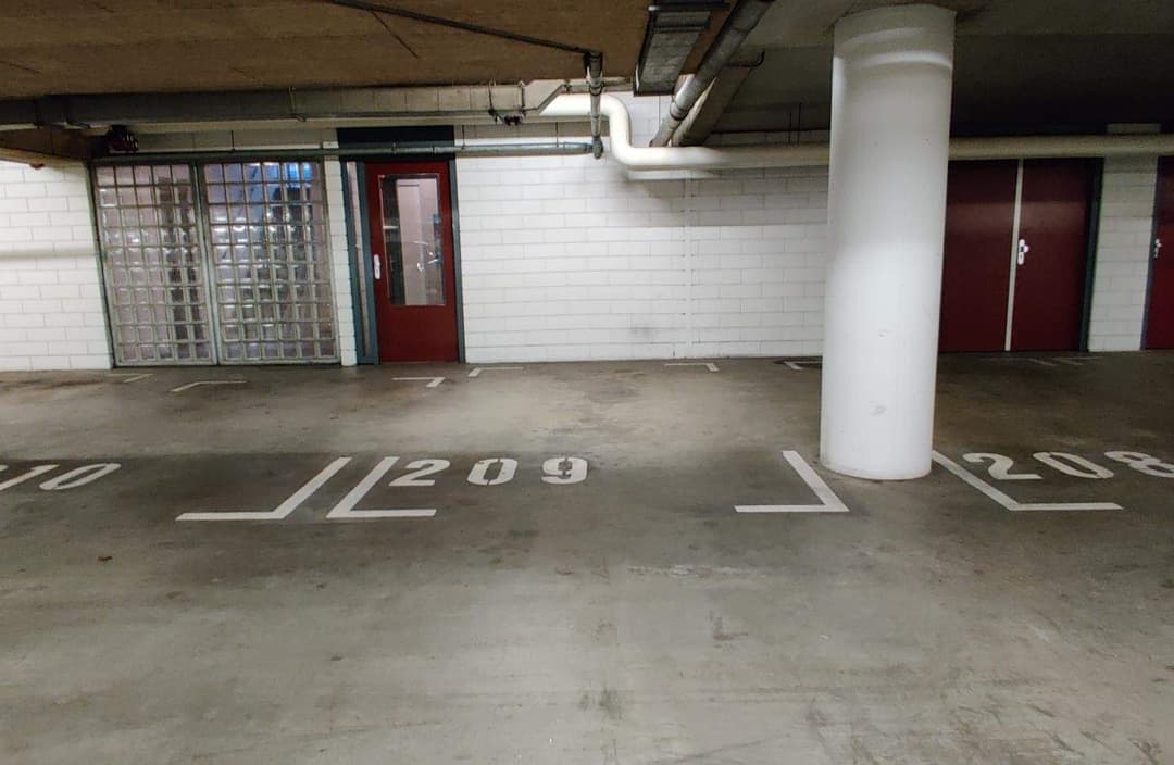 Parkeerplaats Anne Frankstraat, Amsterdam - Te Huur