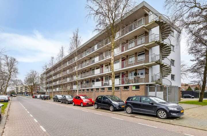 Apartment Zilverschoonlaan, Krommenie - For Rent