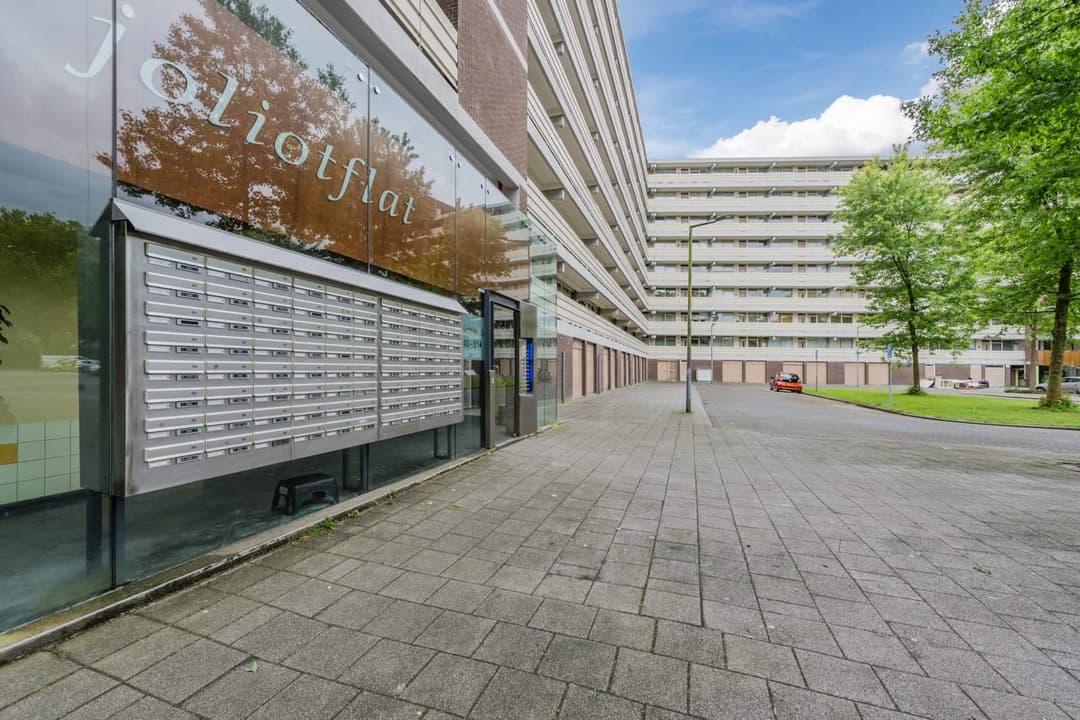Apartment Joliotplaats 348, Rotterdam - Ommoord