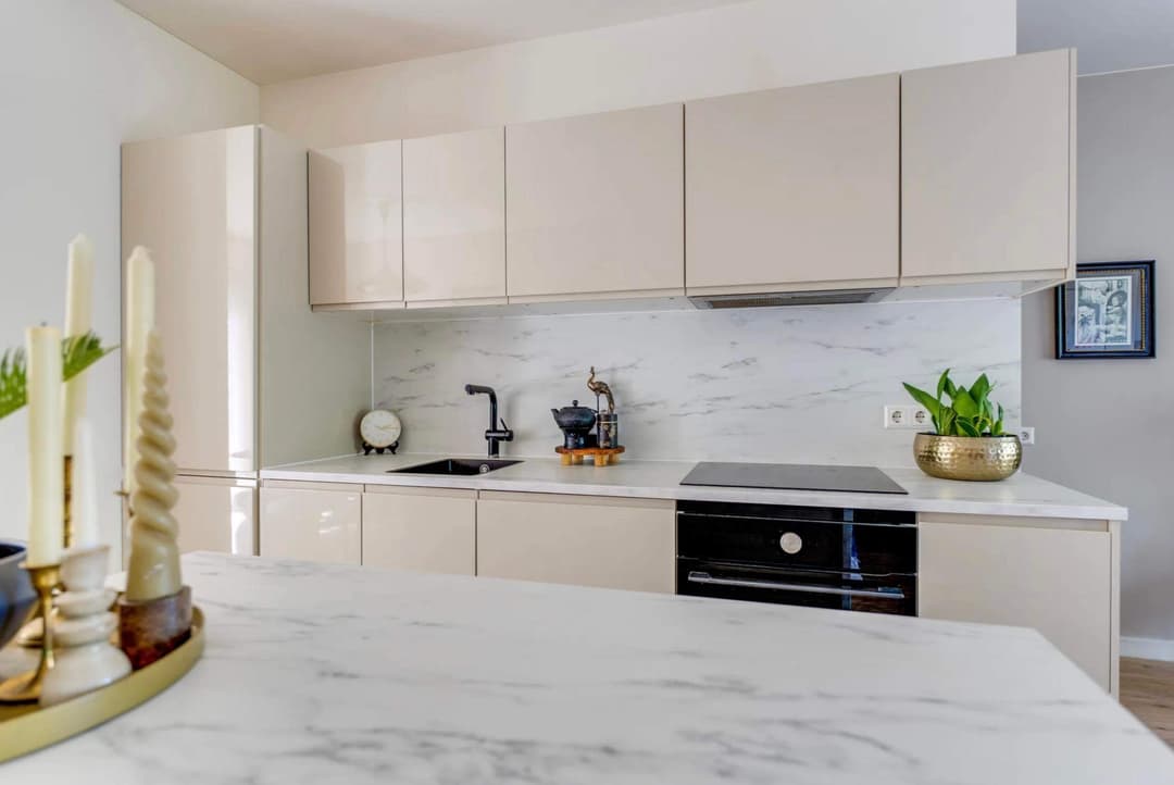 Ongemeubileerde kamer, Veenbesstraat, Soest - Te Huur