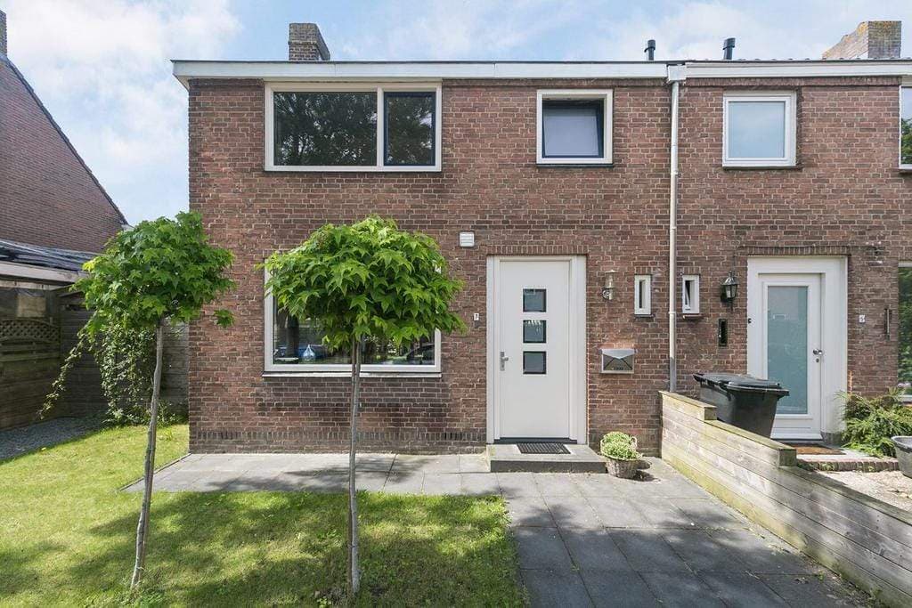 Corner House Wethouder van Rooijenweg 7, Houten - For Rent