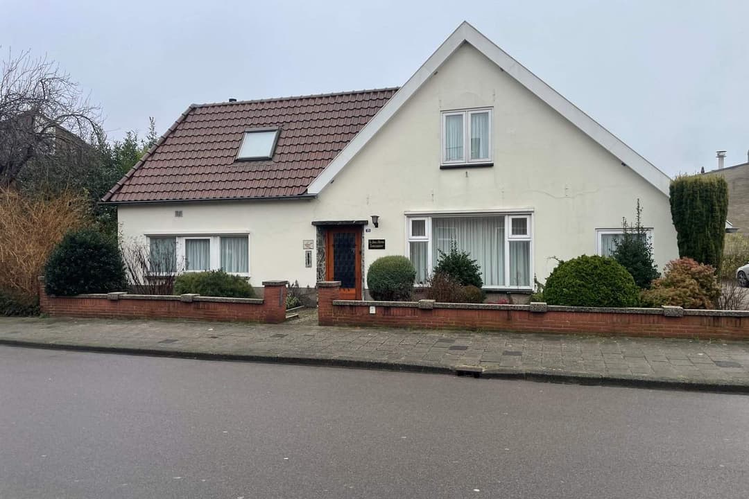 Family Home Berfloweg 39, Hengelo - For Rent