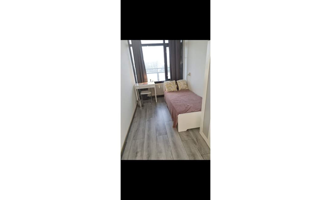 Kamer in Huniadijk, Rotterdam - Te Huur