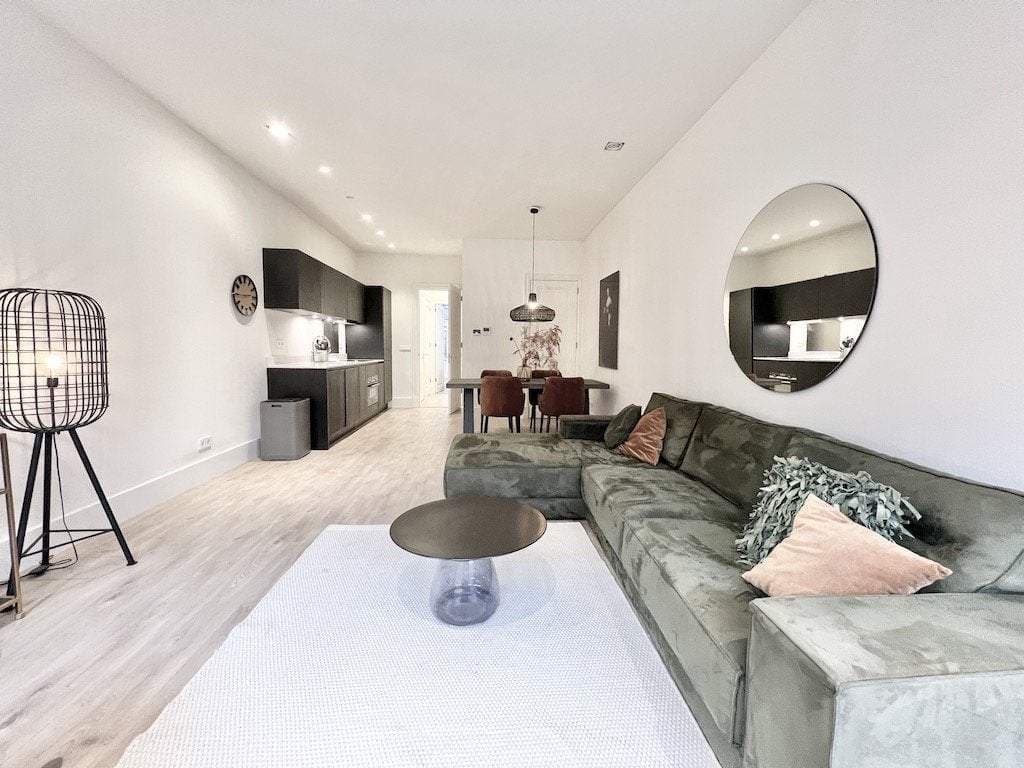 Flat Nieuwezijds Voorburgwal, Amsterdam - For Rent