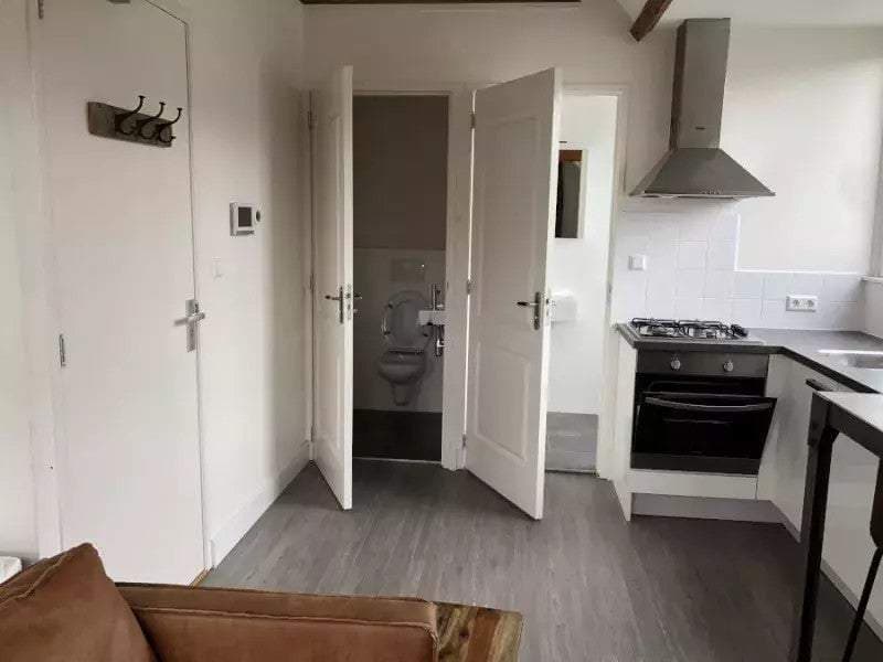 Studio Spoorsingel, Rotterdam - For Rent