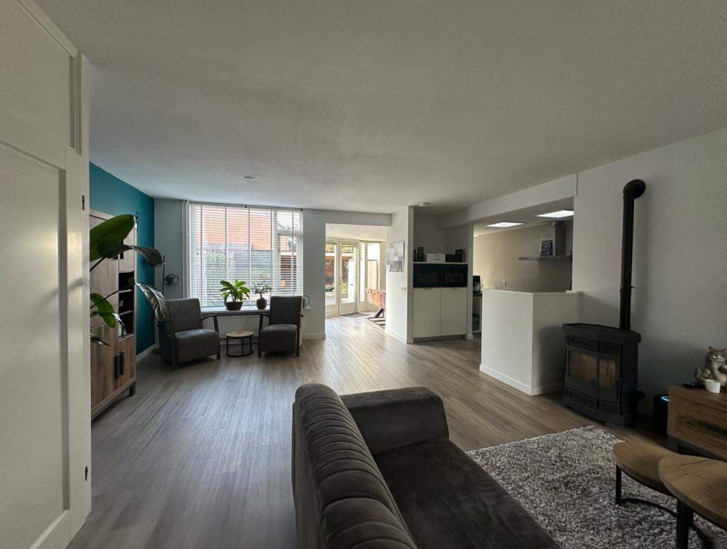 Ruime hoekwoning in Ugchelen, Apeldoorn - Te huur