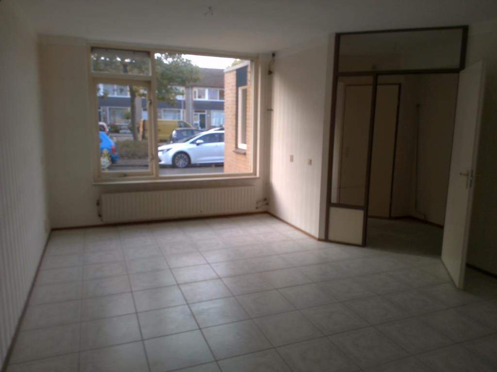 Henk Sneevlietstraat 10, Hoogvliet Rotterdam - Te Huur