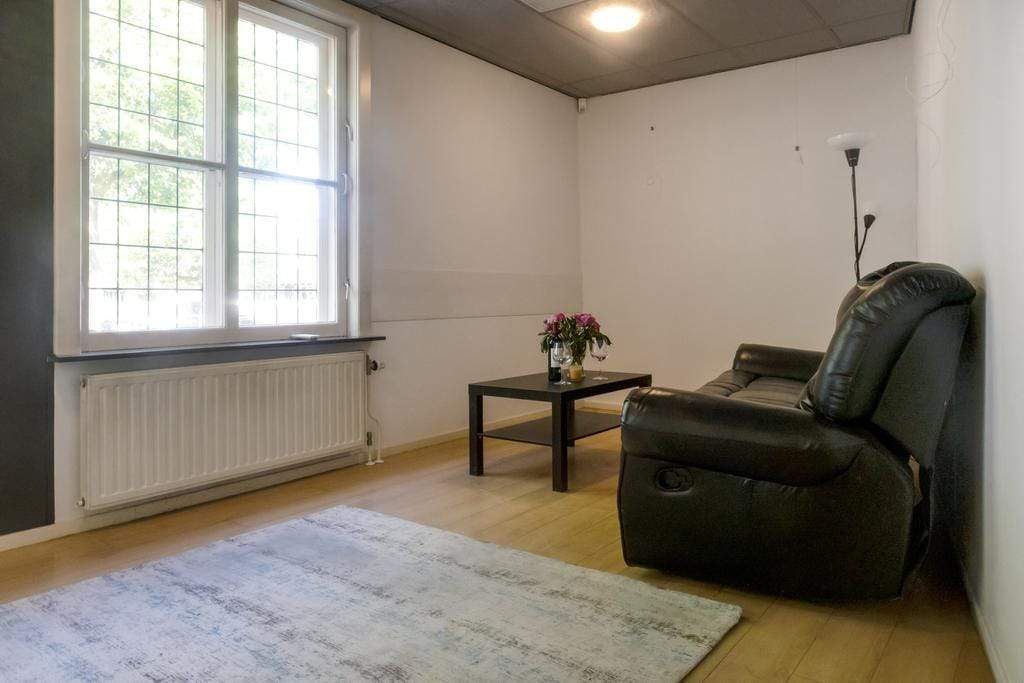 4-Room House Burgemeester Amersfoordtlaan, Badhoevedorp - For Rent