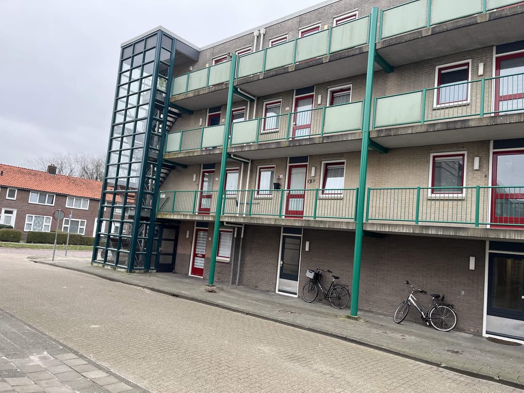 Apartment Badweg 128, Heerenveen - For Rent