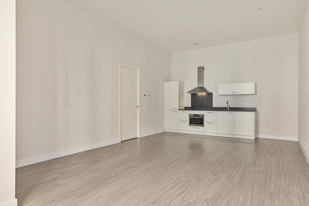 Appartement Lulofsdwarsstraat 10-B, Den Haag - Te Huur