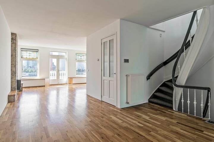 Maaskade 107, Noordereiland Rotterdam — Double Upper Apartment