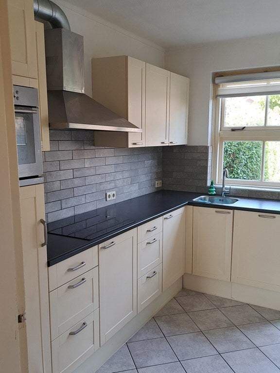 Terraced House Savornin Lohmanstraat 3, Elst - For Rent