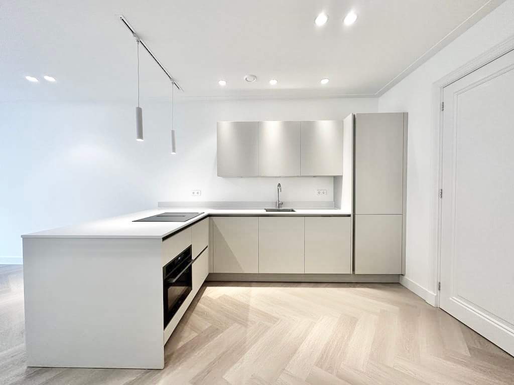 Admiraal de Ruijterweg 416-A, Amsterdam - 2BR Apartment for Rent