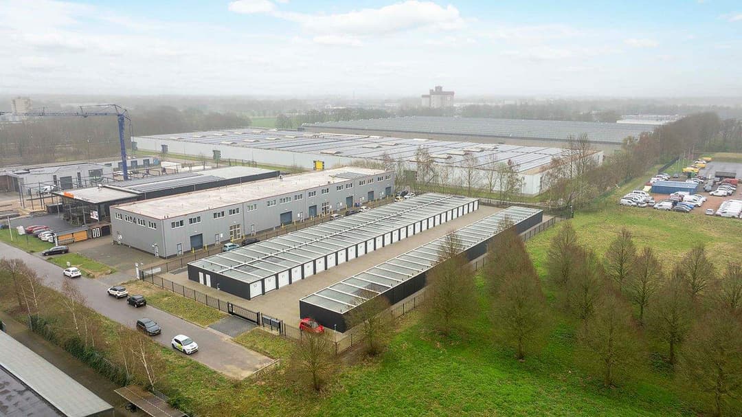 Garage-eenheid Oosterbracht, Emmen - Opslag/Commerciële Eenheid